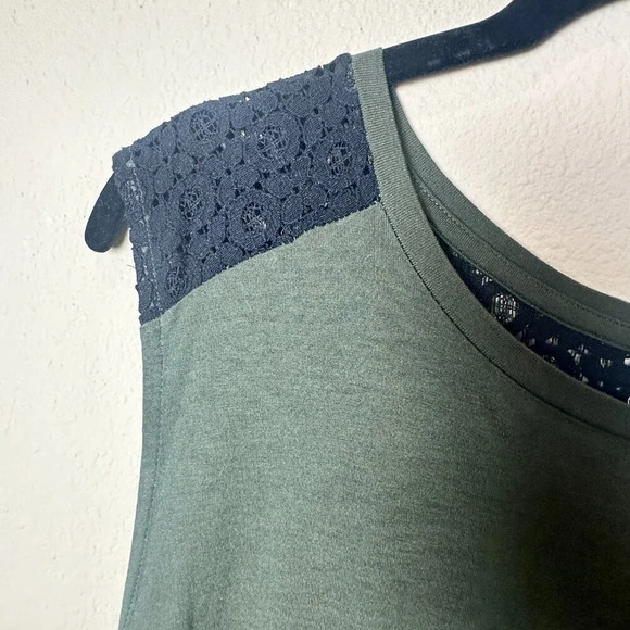 OLD NAVY Olive Green with Black Crochet Lace Trim T Shirt Top - size Large - Picture 3 of 6